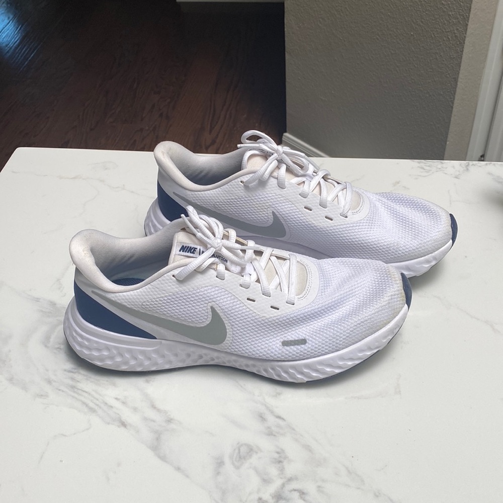 Nike revolution 5 mens size 11